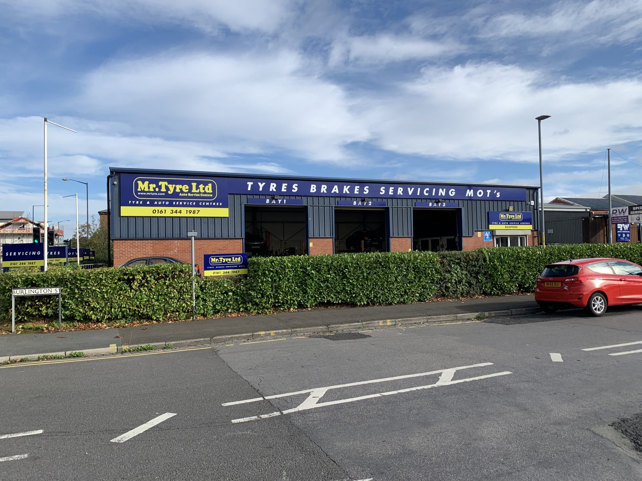 New branch AshtonunderLyne opens! Mr Tyre