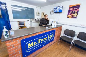 Mr Tyre Ashton-under-Lyne reception area