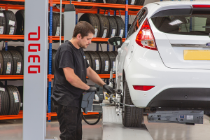 Mr Tyre Kettering wheel alignment